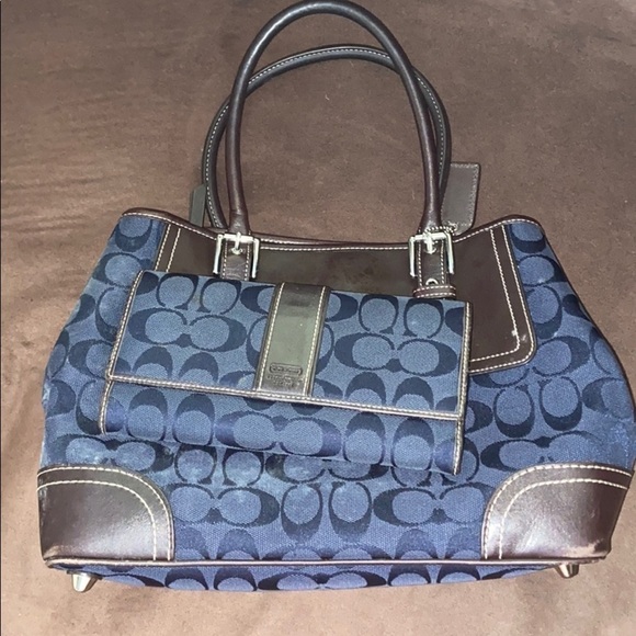 Coach signature purse and wallet - Picture 3 of 3